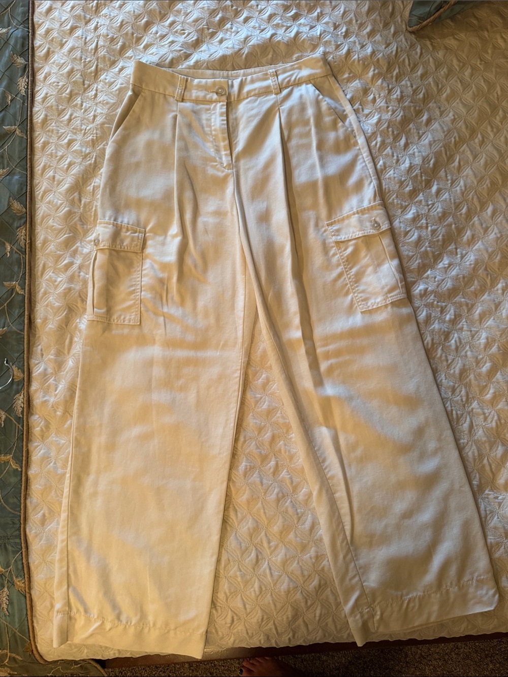 LOFT Cream Wide-Leg Cargo Pants